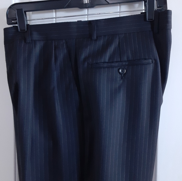 LINEAGE,2 PIECE, Super 120's Merino Wool, Chalk Striped Suit - Picture 8 of 16